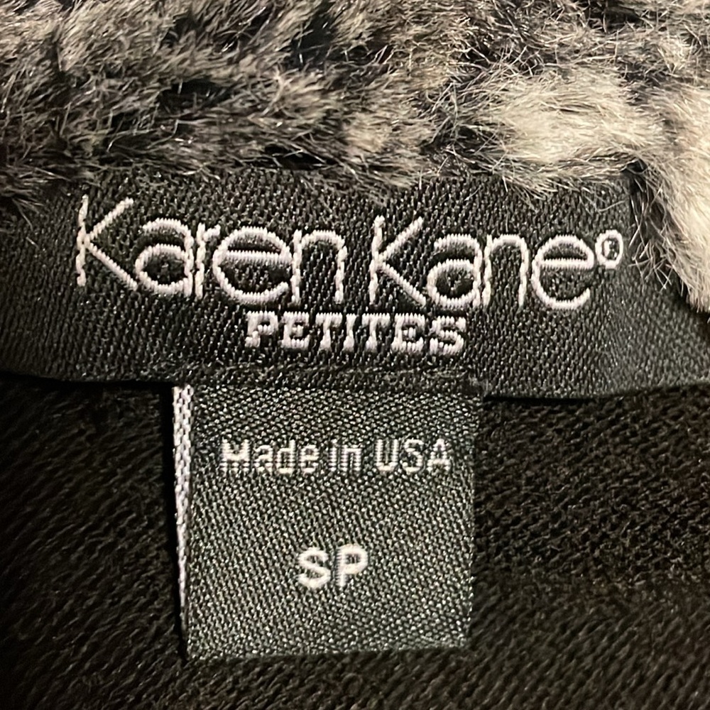 Very Nice Karen Kane Cardigan With Faux Fur Collar - Picture 5 of 7